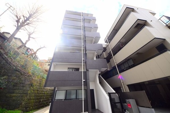 レガーロ石川町の物件外観写真